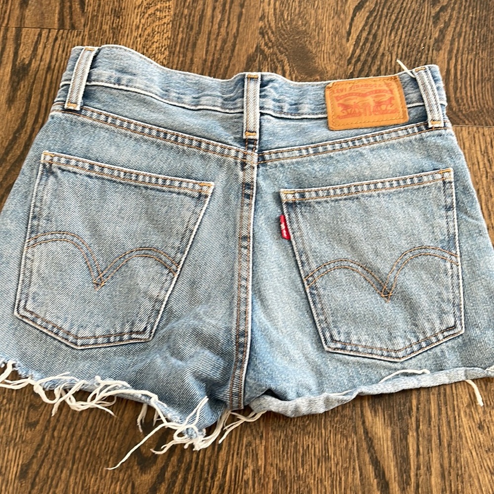 Levi’s jean shorts size 25. Great condition